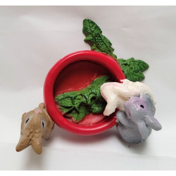 Schleich 2012 Miniature Rabbit Figurine Trio With Red Bowl & Green Vegetables - Picture 6 of 7